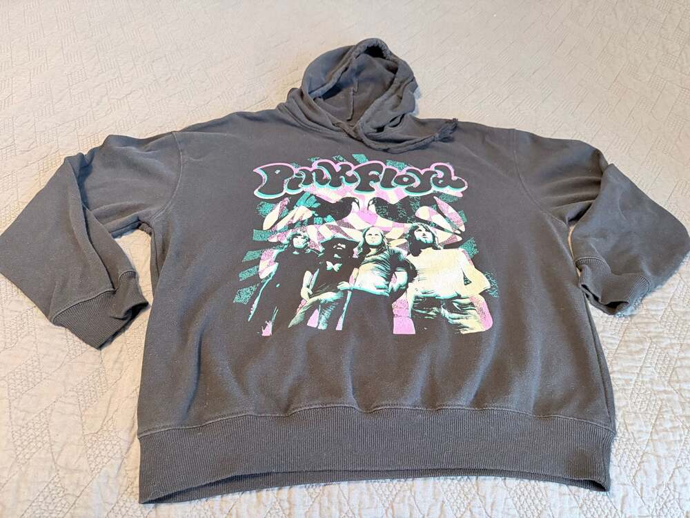Pink Floyd 2022 Graphic Pullover Hoodie Large
A4